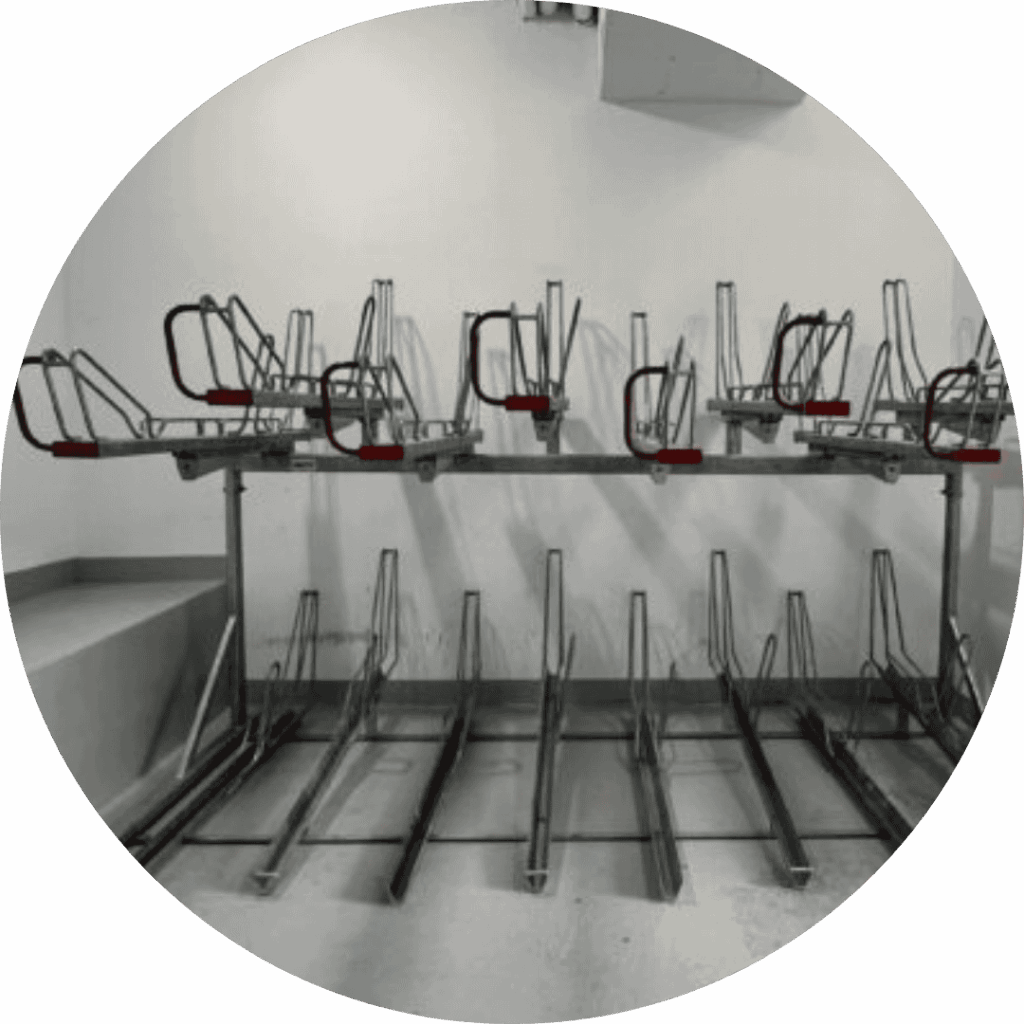 Support mural pour porter des vélos à deux étages